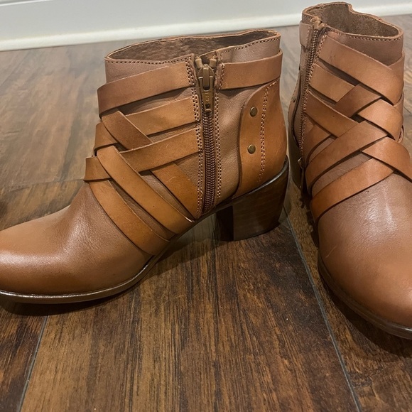 NEW! Anthropologie boots - Picture 5 of 8